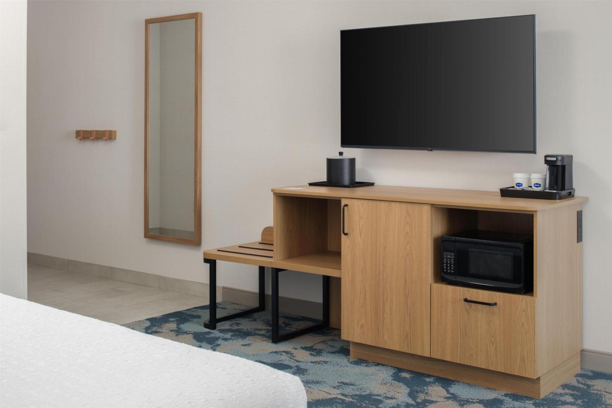 Hampton Inn By Hilton North Hollywood — Photos 2